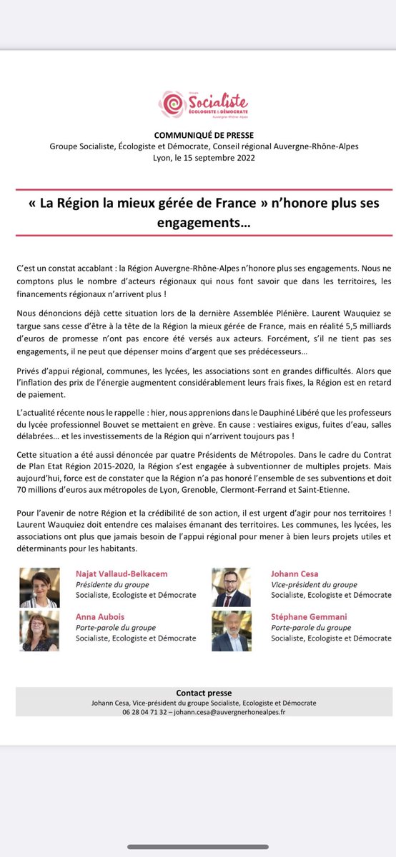 🔴 Pensez à nos lycées avant l’Élysée🔴
« Le seigneur des panneaux » marque son territoire.
M. #Wauquiez, ce sont les financements promis qu’attendent les acteurs de terrain (maires, proviseurs, assos…) pas un énième panneau. 
👇notre communiqué avec <a href="/najatvb/">Najat Vallaud-Belkacem</a>