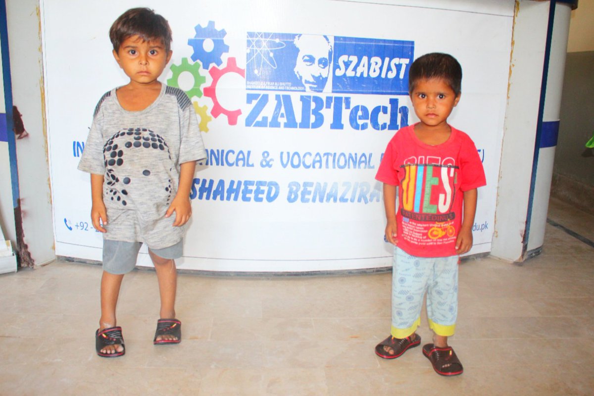 SzabistZabtech's tweet photo. #Togatherwecan  SZABIST ZABTech Shaheed Benazirabad Distributed gifts (Footwear) from Respected Chairperson SZABIST @BakhtawarBZ amongst the flood affected families. 

"The greatest good is what we do for one another"

#SZABISTZABTechiTVE #zabtechsba #donations #supportus https://t.co/PwrU5LC4Bf