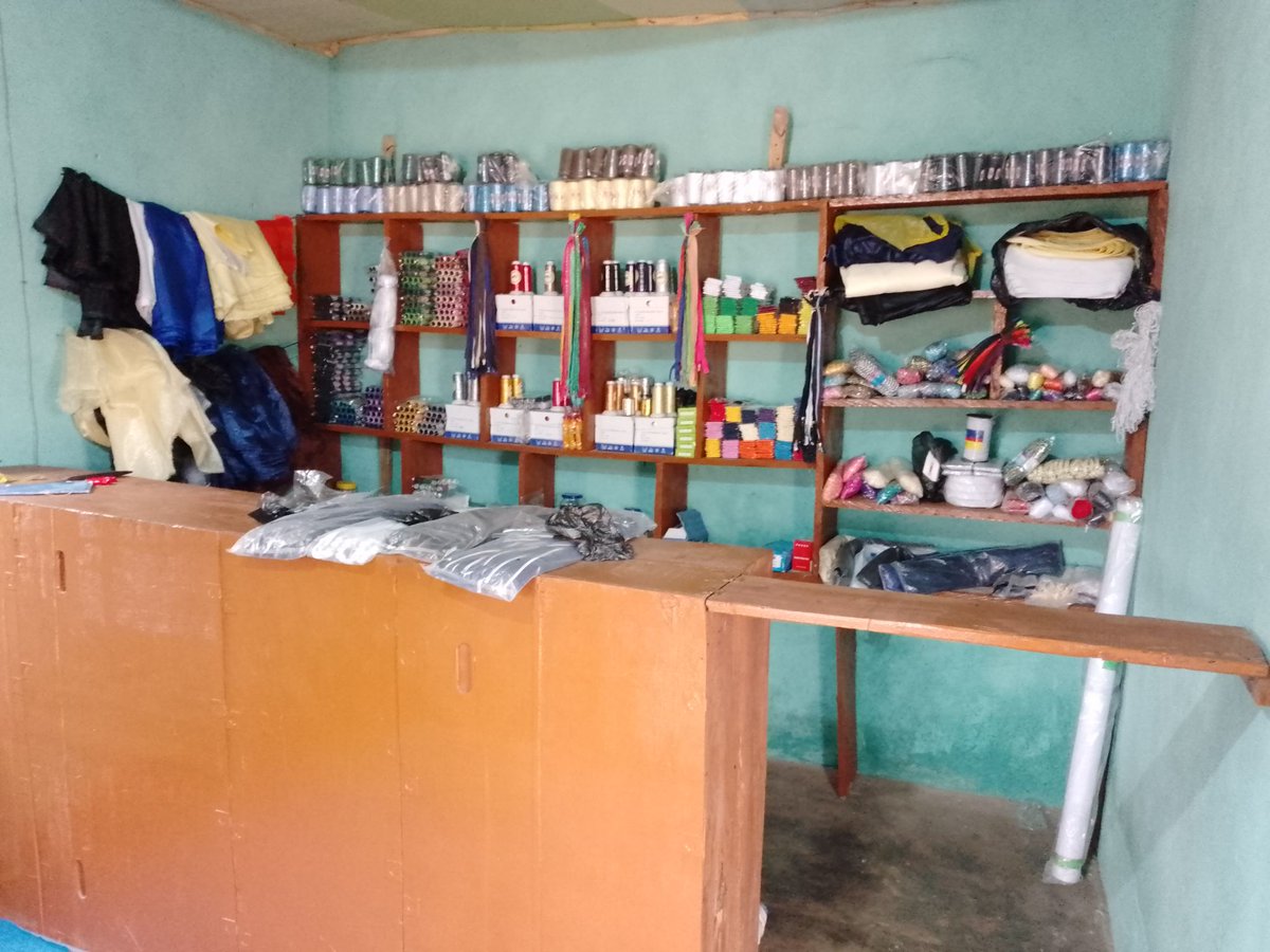 CureCoinProject's tweet image. Small business development in Benin. Friends of #Curecoin Mamoudou &amp;amp; his sister started a sewing supply in Cotonou w/ the help of CURE. Benin is not on any crowdfunding site and micro-loans use land as collateral. Donate CURE to support this &amp;amp; other causes curecoin.net/donate-curecoi…