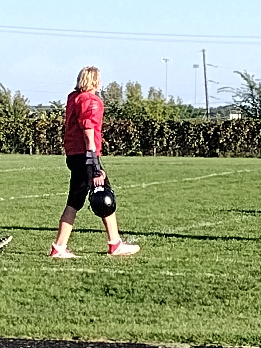 ChivesRacing91's tweet photo. Cast came off this morning and there's no keeping him down he's determined to play, he had a great practice and didn't hesitate to get physical with a sling on 💪🏻🏈 https://t.co/TEzWvwGuMK