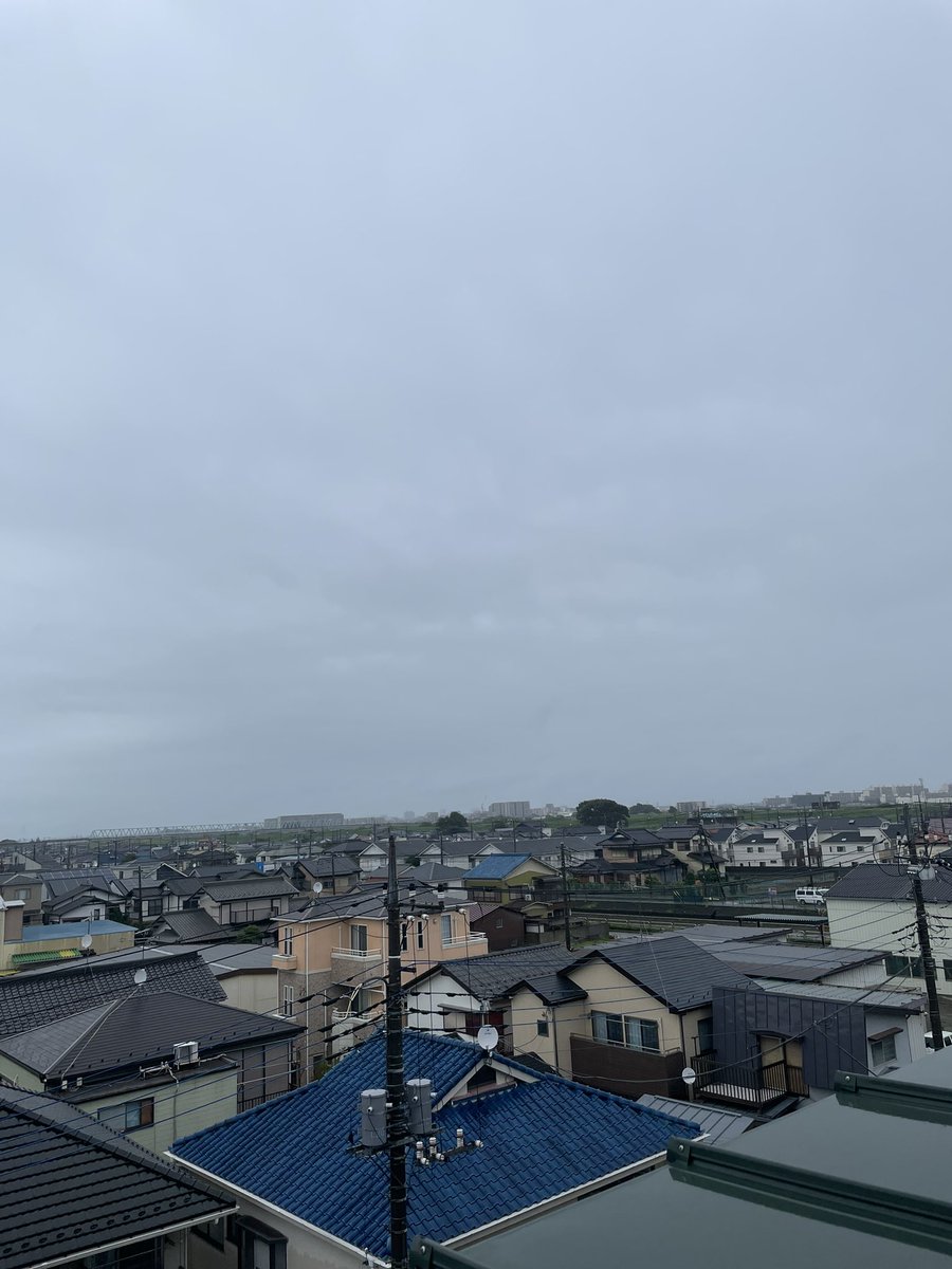 ktt7771's tweet photo. 雨が凄いですね😞

皆さま風や雨
ご注意下さい😭😭
#台風 https://t.co/5xK7Uune0W