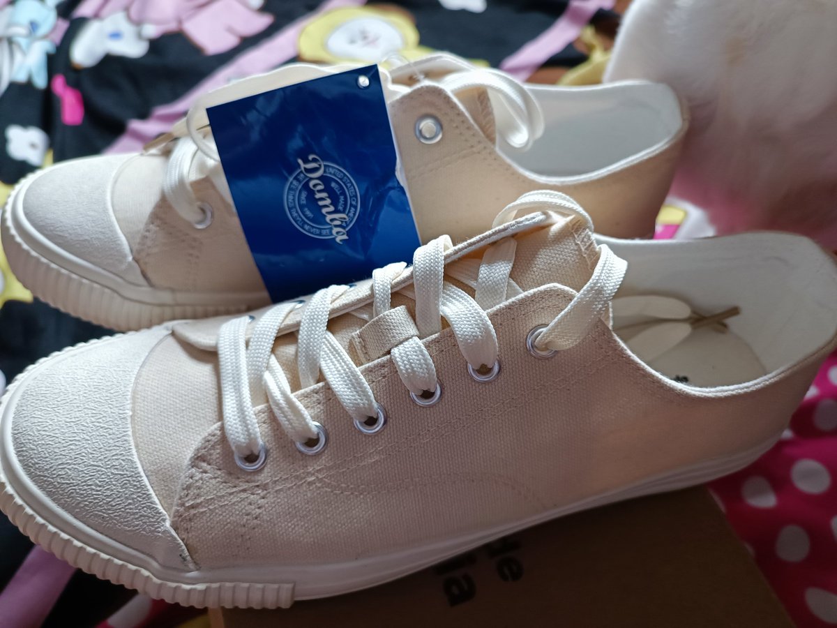 zebrine05's tweet photo. WTS LFB PH 

Domba shoes 950php
Size US 8.5
RFS :Bought this last Domba Sale .  Got another one in a smaller size that fits better 
Loc : Imus Cavite 
MOP : Gcash 
MOD : GGX https://t.co/8HxbaInb4k