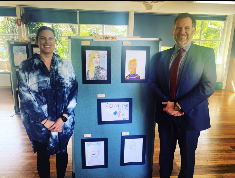 lagunastps's tweet photo. We thank special guest judge, Director @Peterjrouse, for visiting the Laguna Street Prize art exhibition this morning. He was impressed with the entries and left us with some valuable input from his experience and expertise as an art teacher. https://t.co/9ftDrTneSs