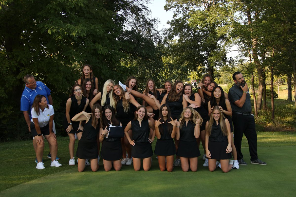 FHHLadyViksGolf's tweet photo. 2022 Lady Vikings https://t.co/OCqfE7HUat