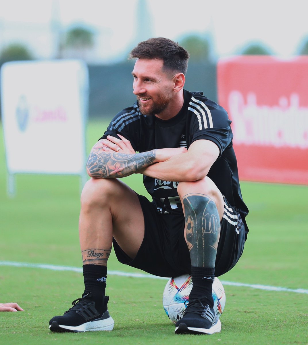 MundoMess10's tweet photo. Sonríe Messi y sonríe el mundo https://t.co/kICubwNRFs