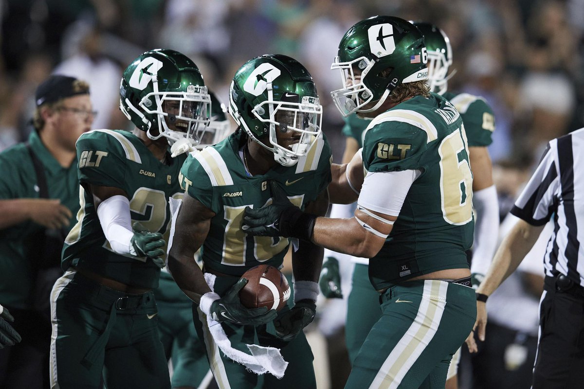 #AGTG Blessed to have received an offer from @CharlotteFTBL @CoachRossomando @coachmacarney #PEEP #GoldStandard