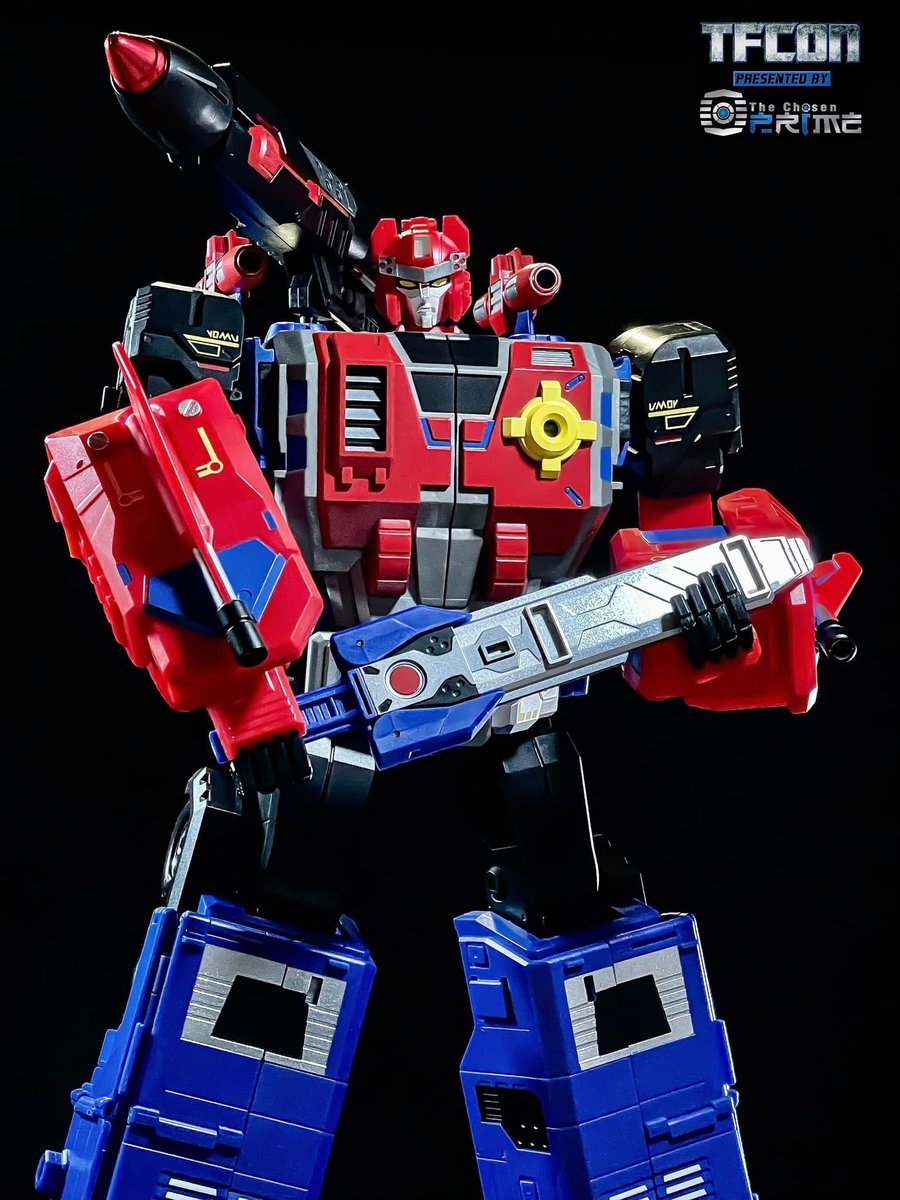 fans_hobby's tweet photo. Stay tuned 2!
#thechosenprime #fanshobby #tfcon #tfconchicago #powerbaser #mb06e #mb11e https://t.co/hNm27u6z1u