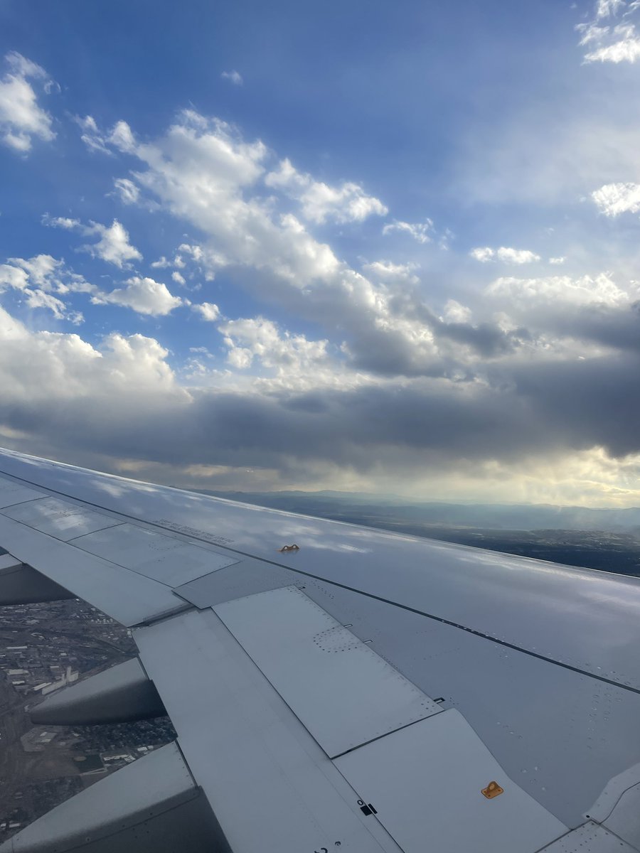 Melimel540's tweet image. 👋 colorado. ilysm. until next time. ✈️ #5280love