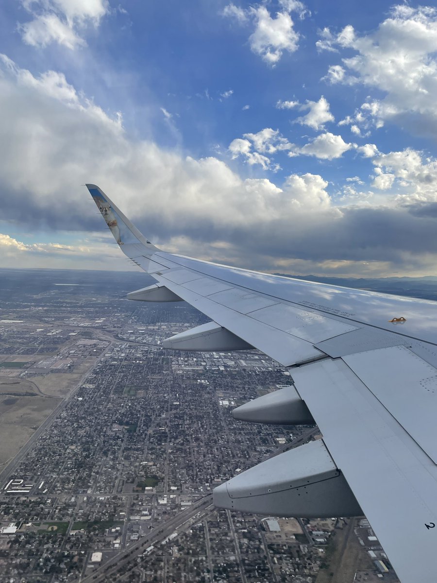 Melimel540's tweet image. 👋 colorado. ilysm. until next time. ✈️ #5280love