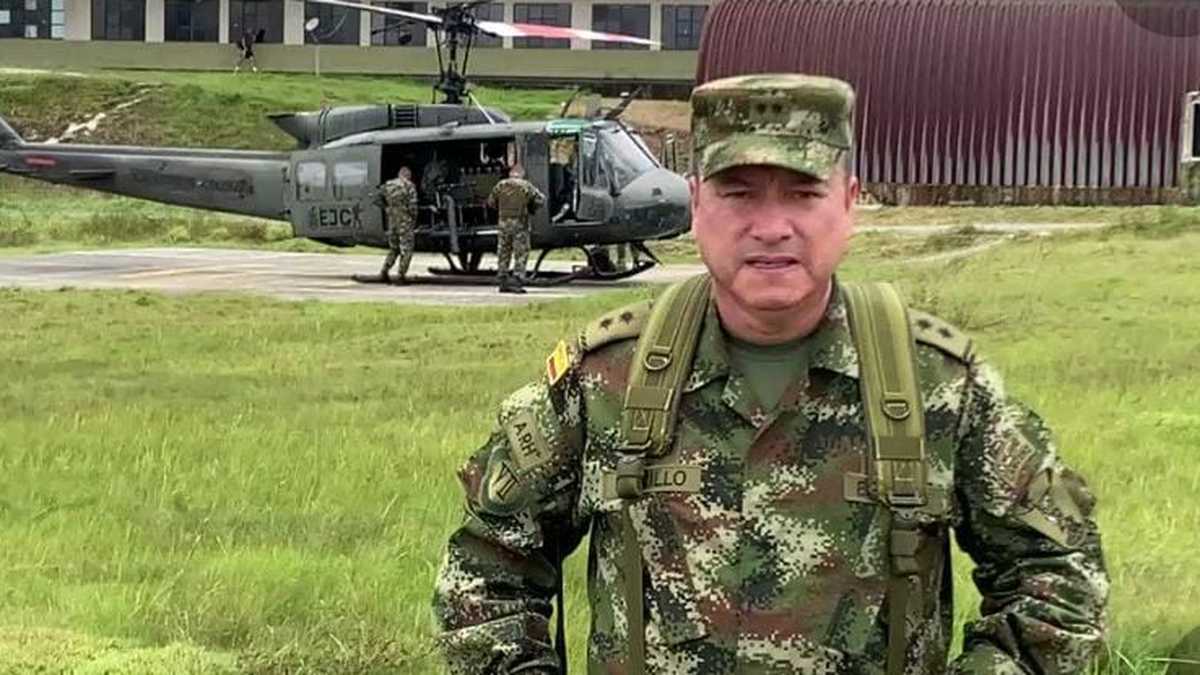YumbilaSasha's tweet image. 🚨 #ATENCIÓN 
@petrogustavo
Comunidad del Chocó  denuncia que el Brigadier General Óscar Leonel Murillo Díaz comandante de la Fuerza de Tarea Conjunta Titán de la Séptima División con jurisdicción en el Dpto presta apoyo logístico y de guerra a los paramilitares del 
1/3