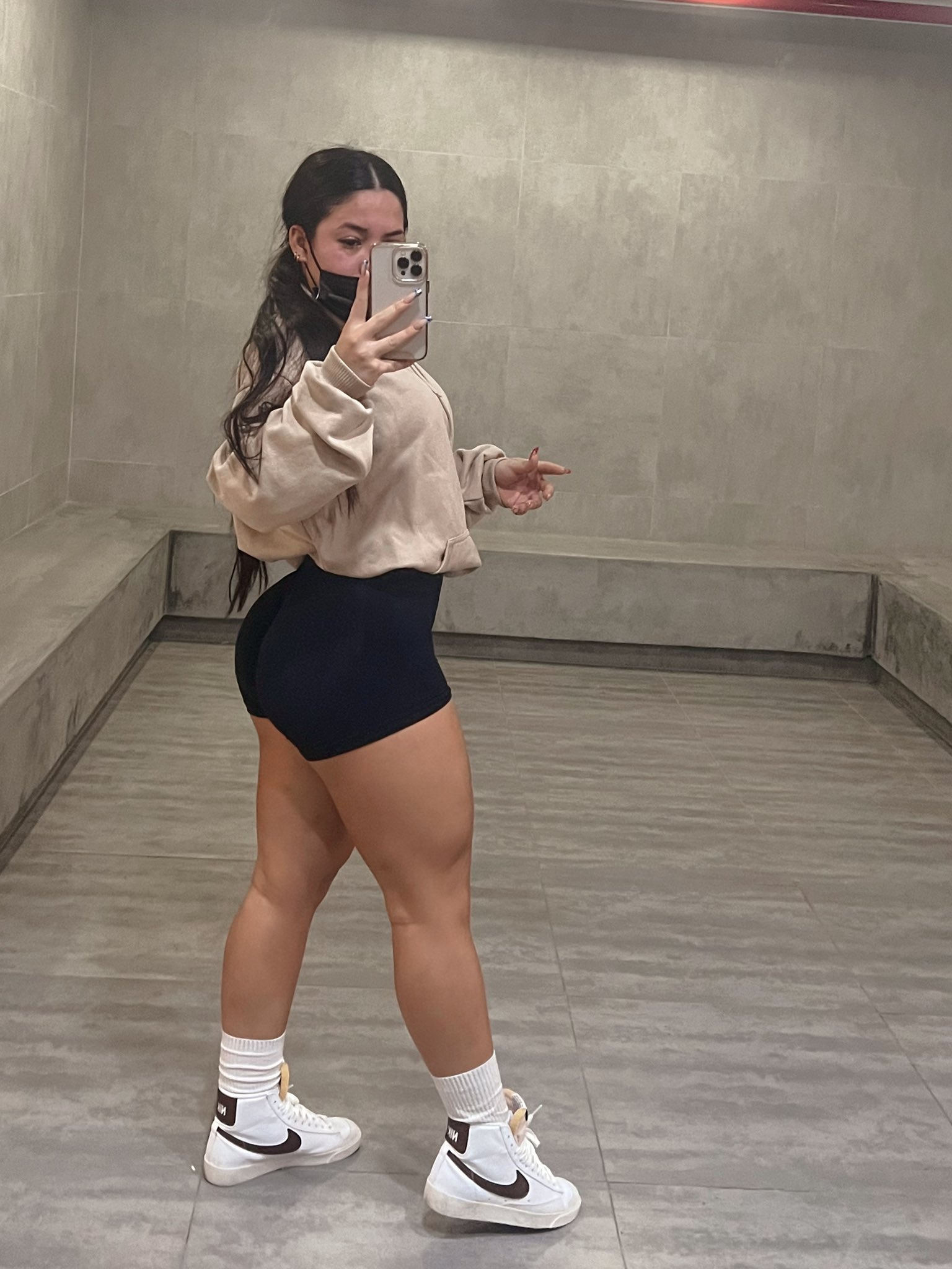 génesis on Twitter: "Lunes 🤘🏿 https://t.co/hu0xfwCqKj" / Twitter