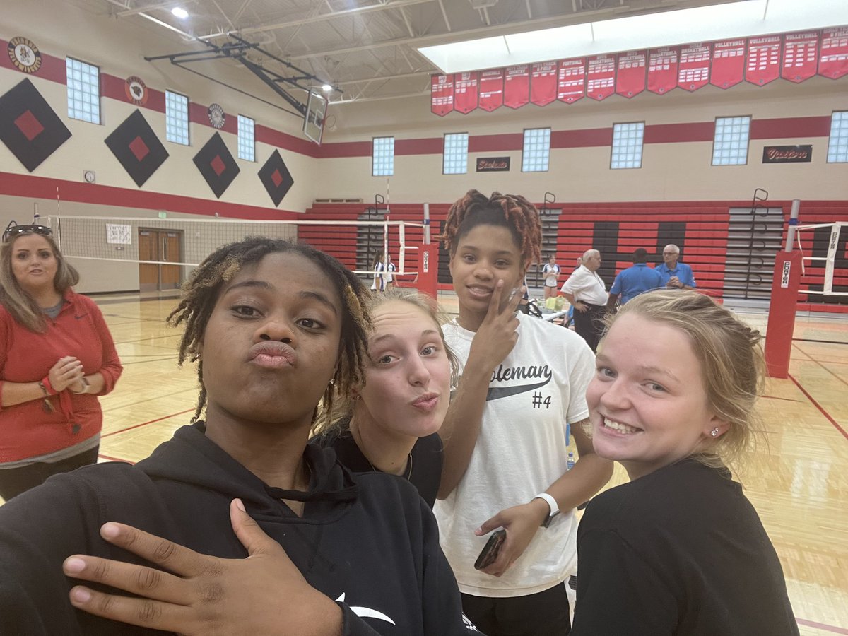 TheNeoshoWay's tweet photo. So proud of these four serving our local community Erie High school to be line judges! It’s never about us it’s only about serving! #Theneoshoway https://t.co/A5xW6JvWQk