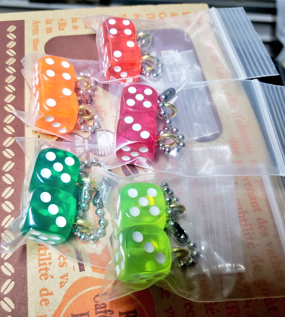 hide69607981's tweet photo. 逆誕生日🎲🎲🎁企画やりますよ🙈
⚠️締切9/23 
⚠ラスト企画は新色5色のみ🎲🎲✨
未配布：愛媛香川
 一般合わせて合計8名様！
一応日本全国配布完了となりますのでこれにてTwitter上での🎲🎲✨
プレゼント企画は修了したいと思います🙇‍♂️
今まで参加しずらくて居たフォロワー様居たようですが最後ですよ↓ https://t.co/iWrRUt9l7F