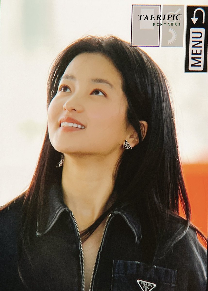 taeri_pic's tweet photo. 220920  프라다 엠버서더 대슈스 #김태리🌱 https://t.co/cJHIjQfGV4