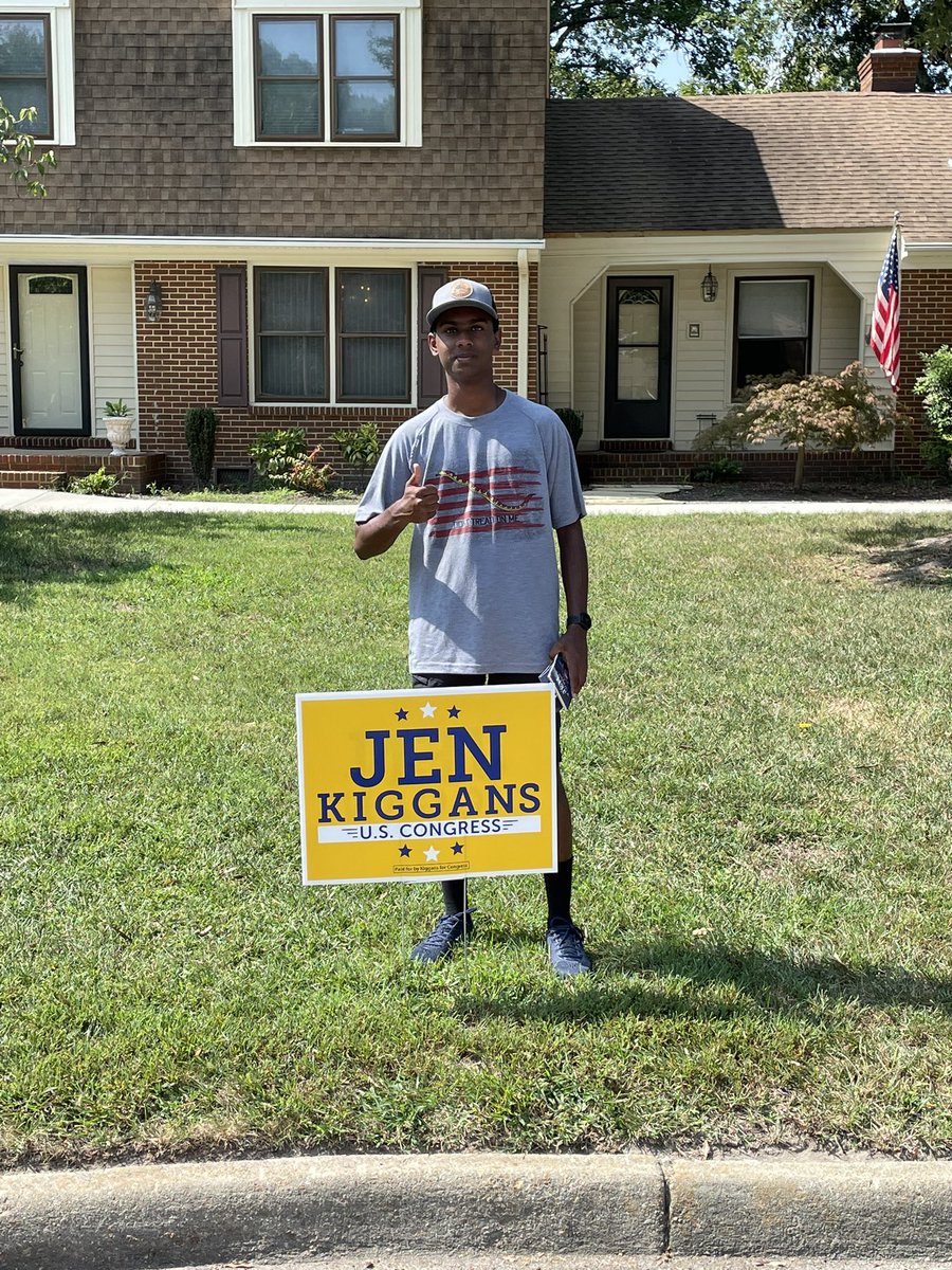 MaralMoreland's tweet photo. Another weekend of Action in #VA02! We hit the streets before early voting on Sept 23. #LeadRight #OperationRed Canvas like crazy for @JenKiggans https://t.co/DSFYJWtJTk
