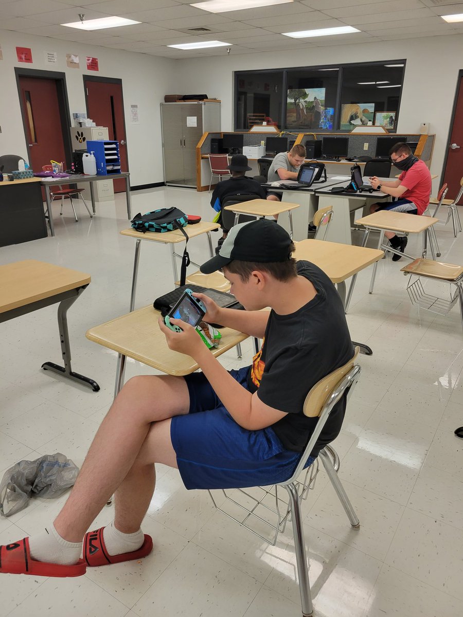 WHS_eWarriors's tweet photo. Week two of Solo Smash Brothers in the books! 
The players love playing through @moseforg, and this week we were even able to play from our own lab! https://t.co/W4m4mH7mGc
