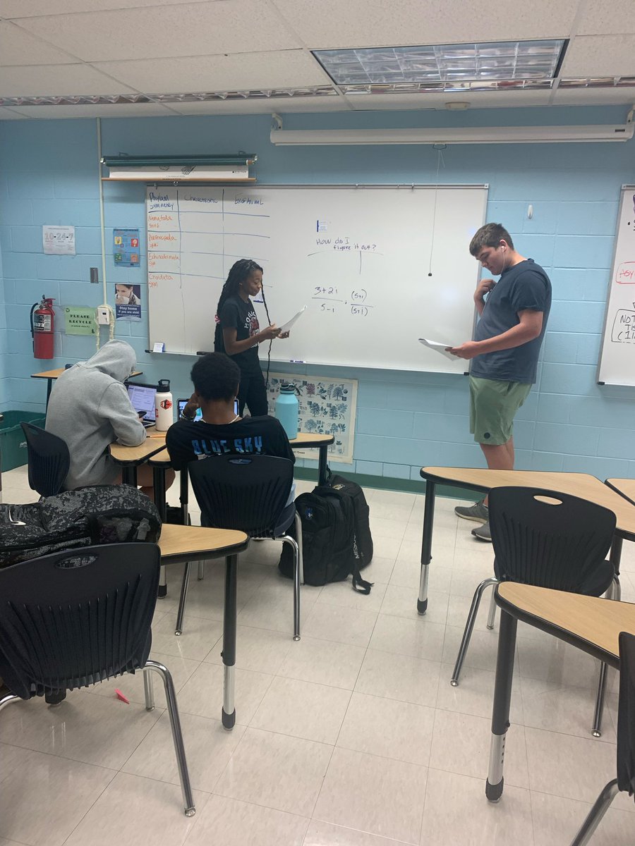 LHSAVID2's tweet photo. This happened today: tutorials have not officially started but that didn’t stop our AVID Seniors from having an impromptu tutorial after they discovered they had a shared Point of Confusion!! #thisisavid @MariaKnowles19 @JILL_ENDAYA @TaraGrosdidier! https://t.co/WL9w1HUQoT