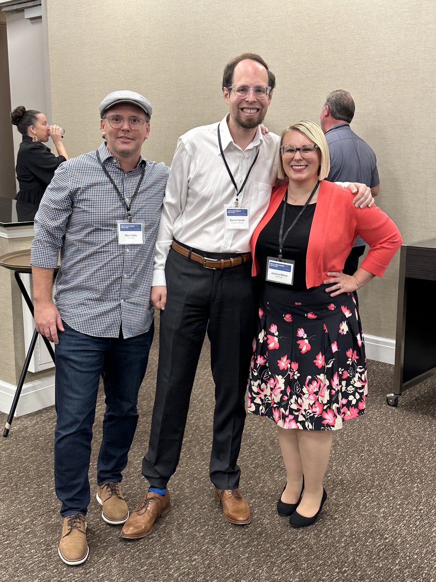 DanFerrisiEdit's tweet photo. What a great way to spend my first evening at @NSCA_systems #P2P2022: dinner with my friends @RonCallis and @ASliceOfWeiss from @OneFireflyLLC.
Fantastic, mind-expanding conversations. Love it!
#avtweeps #avfamily https://t.co/B5Tr0Q9Sm8