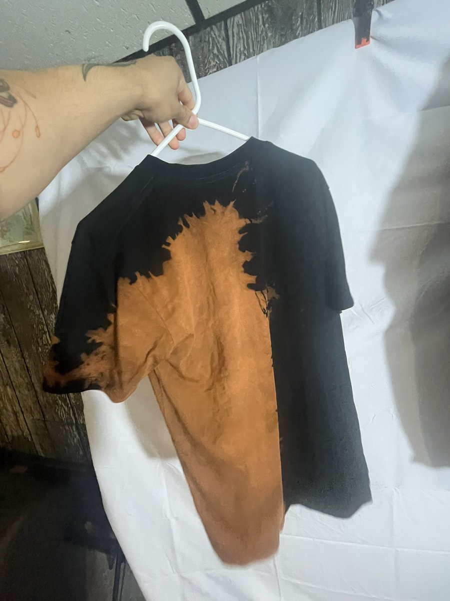 oncemore_re's tweet photo. Ngl these bleach dye patterns go hard 💙 #streetwear #bleachdye #streetwearstartup https://t.co/vgg4ODGSS9