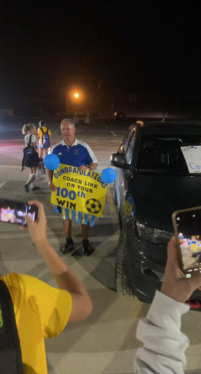 Also, a huge CONGRATS to our head Coach, Rick Link on his 100th win tonight as the girls varsity coach!! What an accomplishment!! 👏🏼