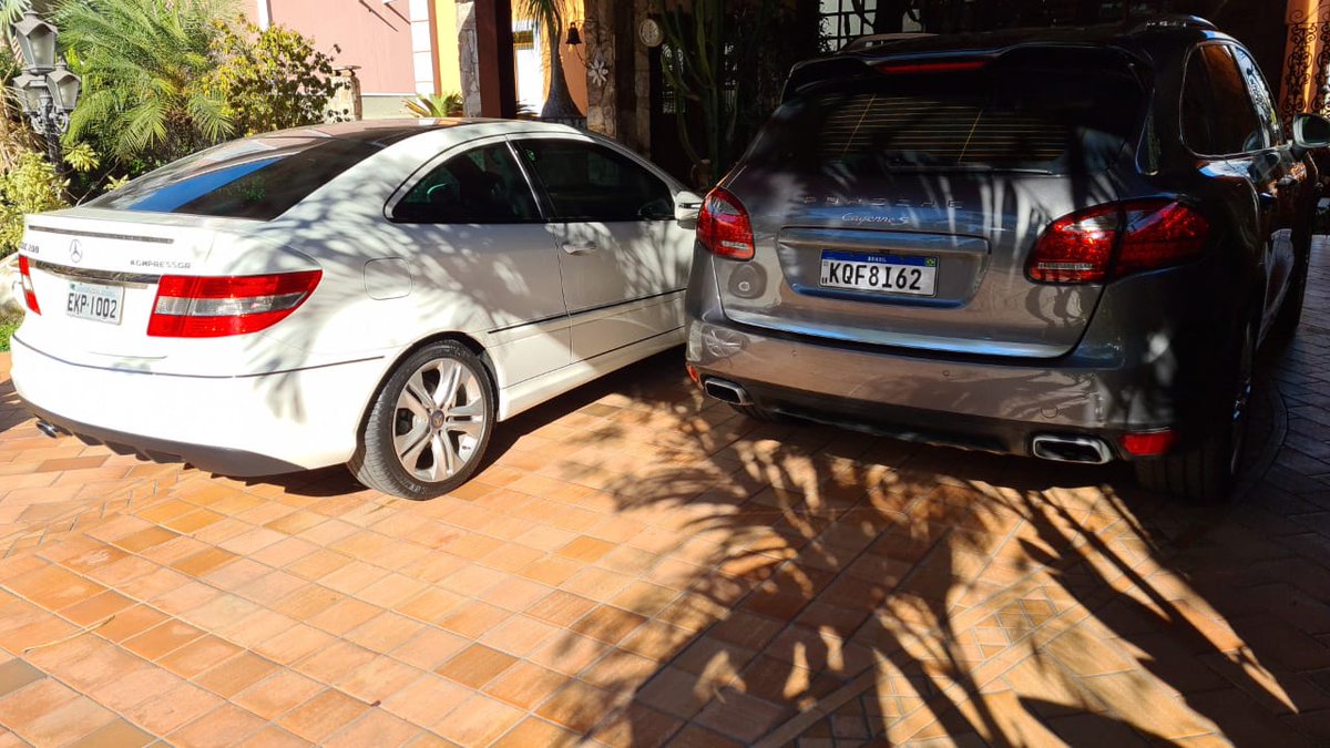 GetBruno's tweet photo. Former garage.... former house <3<3<3<3 Love and miss the clc, but the armored cayenne just eat you bank account for breakfest hahahahahahahah https://t.co/xZ0Ta1XwUH