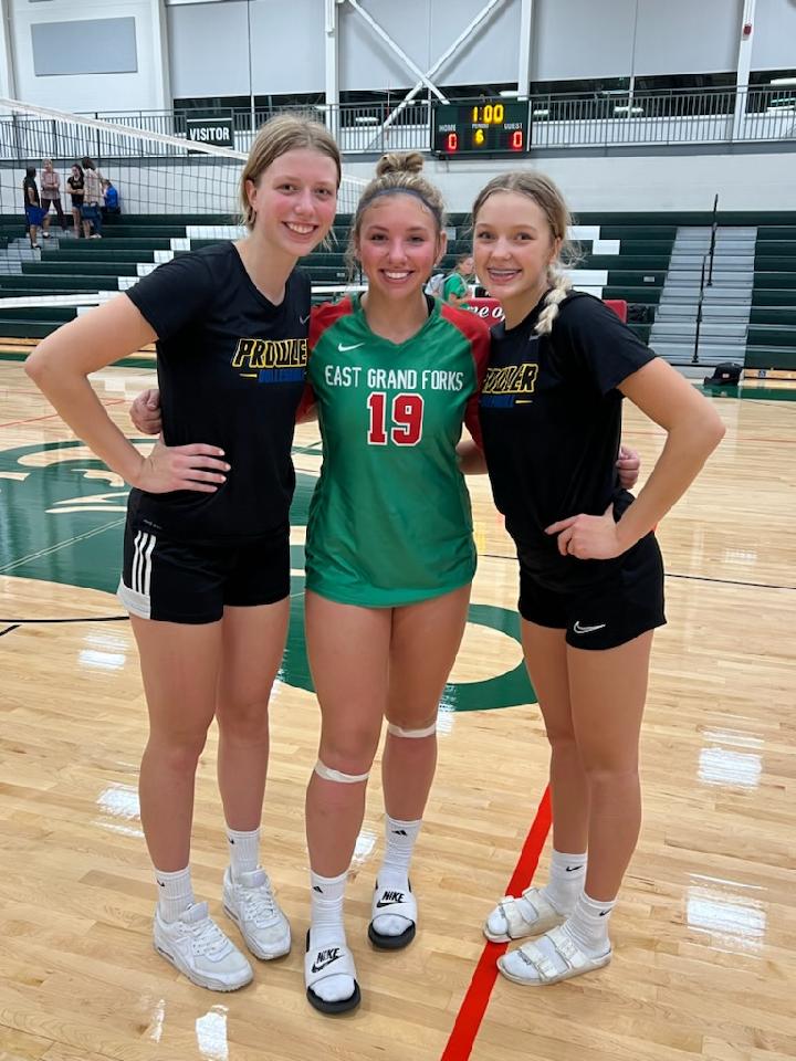 Midwest Xplosion (@xplosionmidwest) on Twitter photo Opponents during the school year, teammates during the summer, friends forever! <a href="/avah_waldal/">Avah Waldal</a> <a href="/AddiKujawa/">Addison Kujawa</a> <a href="/Josie_Peterson1/">Josie</a> Opponents during the school year, teammates during the summer, friends forever! <a href="/avah_waldal/">Avah Waldal</a> <a href="/AddiKujawa/">Addison Kujawa</a> <a href="/Josie_Peterson1/">Josie</a>