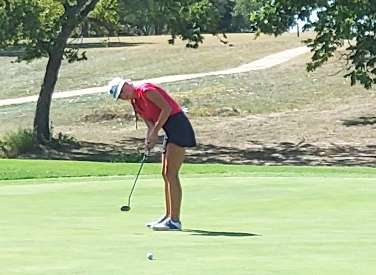 Tourney recap: <a href="/RuralGolf/">Washburn Rural Golf</a> wins 10th straight city girls team championship by 24 strokes, <a href="/shsladyvikesgo1/">SHS Lady Vikes Golf</a>'s <a href="/lois_deeter/">Lois</a> wins second straight individual title in playoff. ...
topsports.news/2359-rural-win…