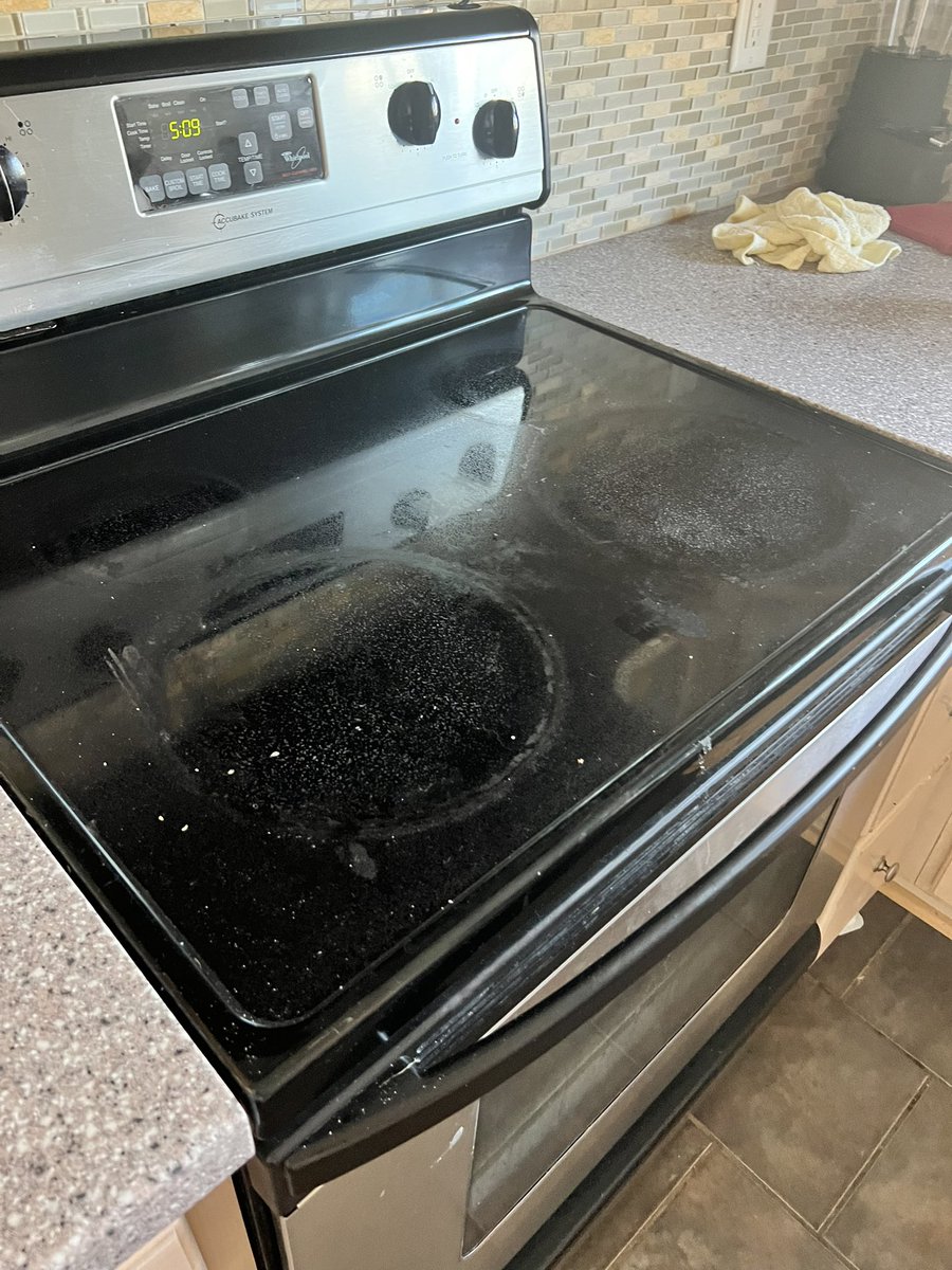 noelashley's tweet photo. It’s sad because @vrbo you have paid millions in marketing adds about how your business offers people a space to rest and relax to gather with family and all I have encountered is a lot of rude people via one of your partner location management companies @vacasarentals https://t.co/W4Vk93wc7C