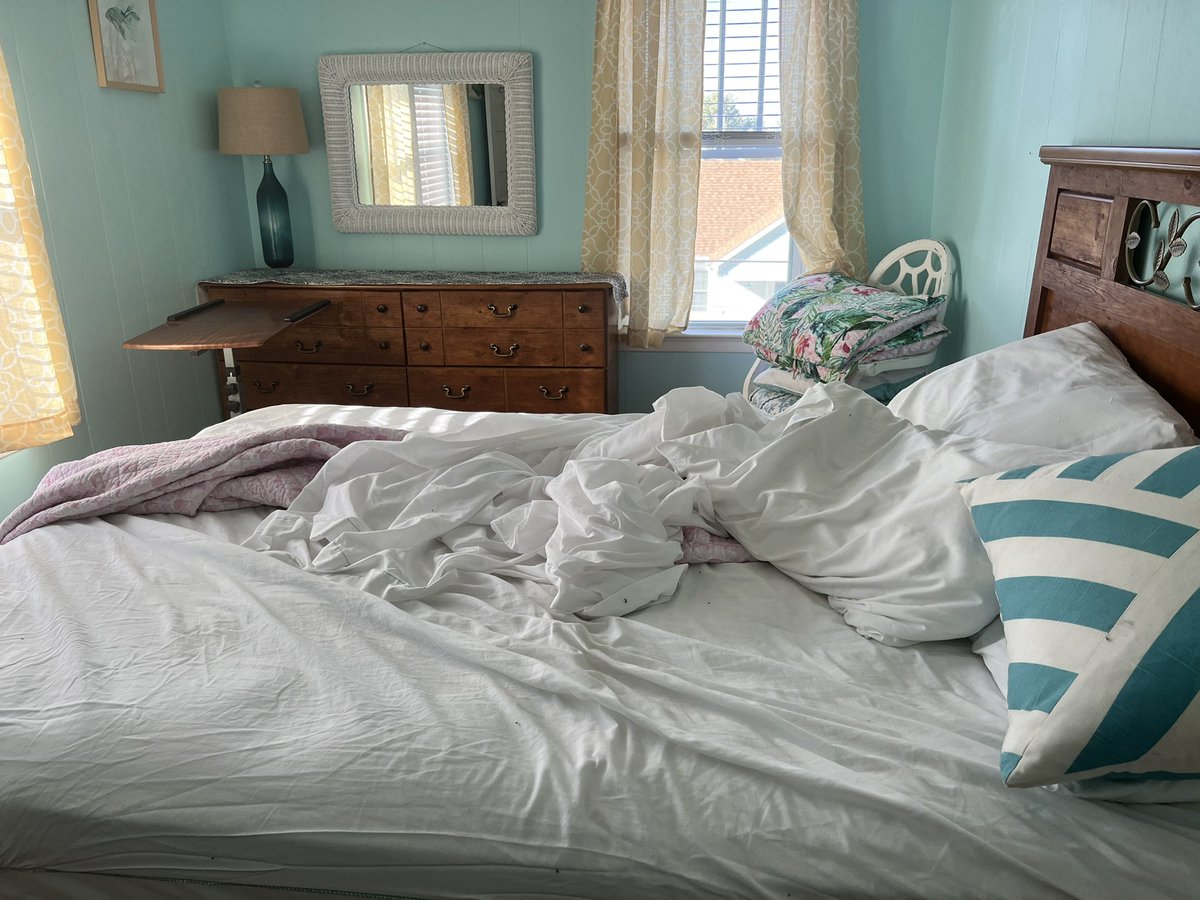 noelashley's tweet photo. It’s sad because @vrbo you have paid millions in marketing adds about how your business offers people a space to rest and relax to gather with family and all I have encountered is a lot of rude people via one of your partner location management companies @vacasarentals https://t.co/W4Vk93wc7C