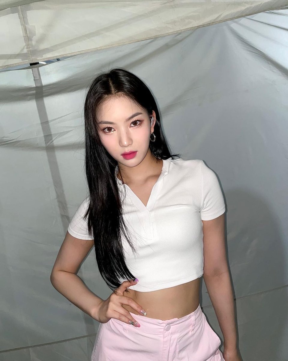 chaengnyan's tweet photo. ₊🦄☁️ a little pout won't hurt you, and neither will the sharp glance she gives during the second take of this photo-session. oh‼... she in love with her light pink shirt, can you see the love in her eyes swithie? ♡ᵕ̈ https://t.co/OMBkJy28O1