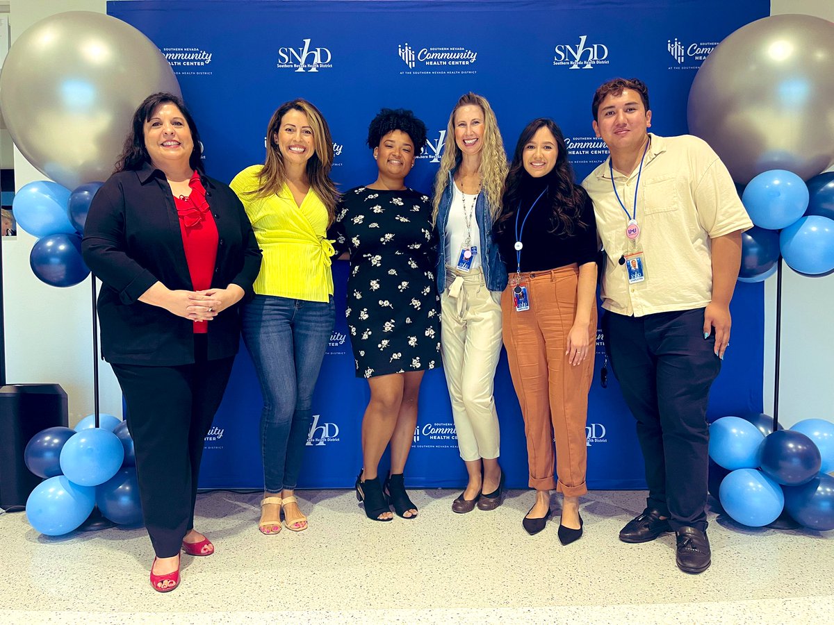 erickaaviles's tweet photo. Spoke to my mom this PM and said mom guess what!? There’s a new @SNHDinfo @TuSNHD Community Health Center down the street from you now!
❤️d being able to tour it today w the amazing #snhd & other community partners which we get to support on various projects! #micomunidad https://t.co/IE2Veugbpn