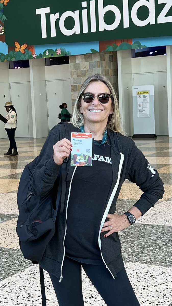 vsimoes90's tweet image. Registered and ready !!!
Celebrating 20 years of @Dreamforce #DF22 #DataFam #TableauVisionaries #TableauAmbassadors