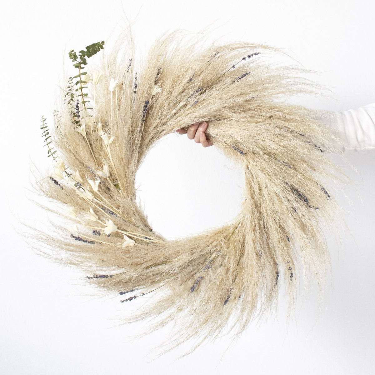 PRODUCT SPOTLIGHT!
-
Grasses and greenery add to just about any arrangement. There are many choices that give you the ability to create anything you need to make the day or event all about you!
-
bit.ly/3f3iQqf
-
#FiftyFlowers #DIYWeddingFlowers #DIYWedding #Greenery