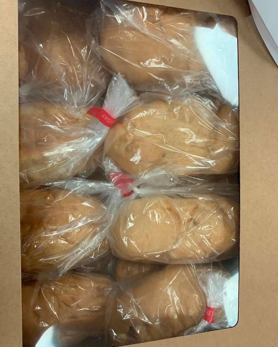 wetzelcs's tweet photo. The Covered Bridge Bakery at Hundred High School was busy filling orders last week. Students baked pepperoni rolls and cookies. #yummy #workingtogether #BuildingBridges #simulatedworkplace #Wetzelcs #wvhomeofthepepperoniroll https://t.co/Z3vnXjsMJJ