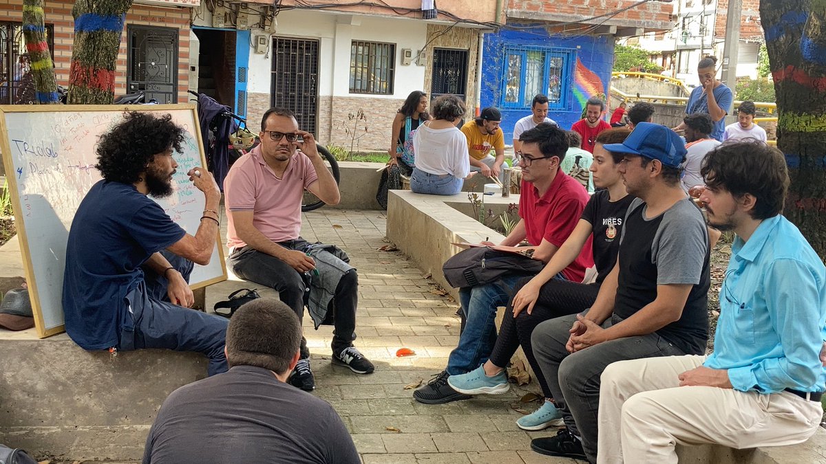 Yeisonah's tweet photo. Jóvenes que inciden en su territorio: Mesa de juventud #Comuna4 #ProyectoDinamicasJuveniles #PLPP https://t.co/lS4dLtQHkL