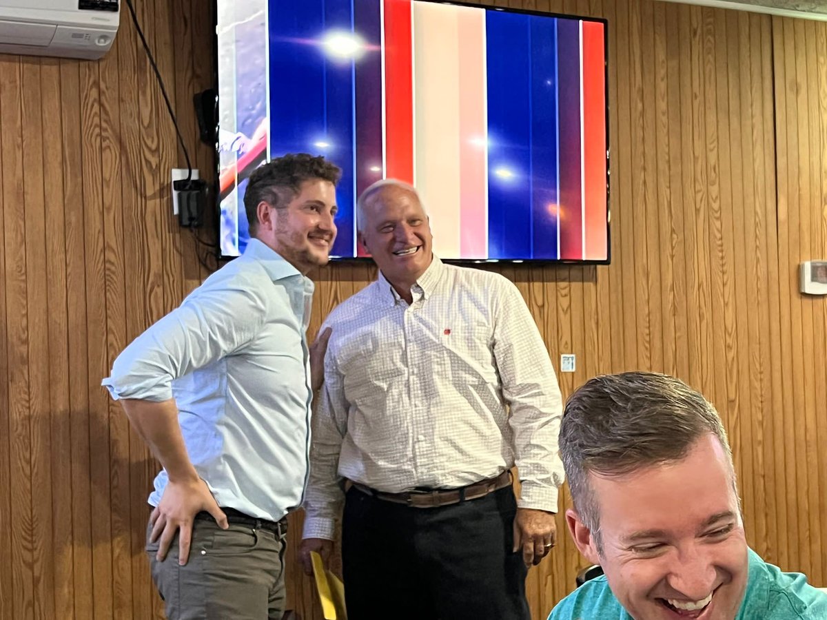 cceasby's tweet photo. Saying farewell for now to my @oci_nv @n7_llc family on the first stop in the tour, Iowa, where it all began. It’s been a special journey and it’s not goodbye! https://t.co/qSAo49aISr