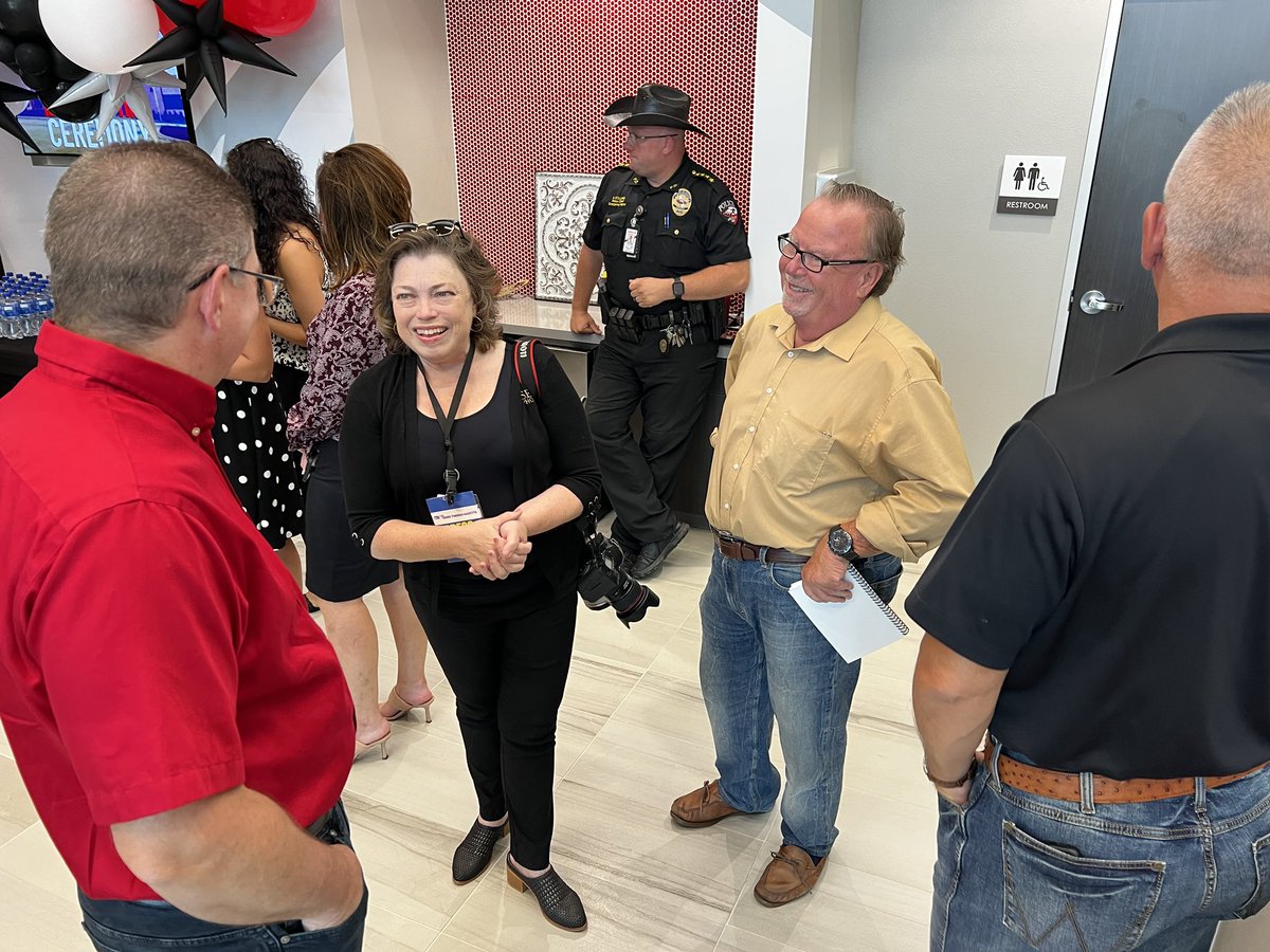 ArgyleISD's tweet photo. Thank you Argyle ISD community for a great turnout tonight for the ribbon cutting and dedication of the new Argyle ISD administration building! ✂️🎉

Special thanks to AHS’ Remedy A Cappella on an awesome performance! https://t.co/u0A2O8my0g