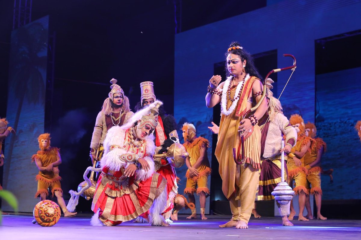 BroadwayRamlila's tweet photo. कहीं देखी है ऐसी रामलीला?

Witness the Most demanded Ramlila of the year.

#BroadwayRamlila #SampurnaRamayana https://t.co/3J2GUfkC5j