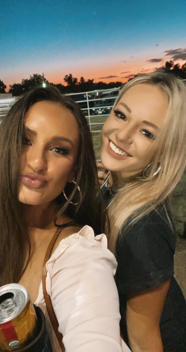 JessicaJuvinall's tweet photo. What you see may just be a couple girls having a good time, but what I see is a girl who found herself again and couldn’t stop smiling for the first time in awhile. So grateful for @rspies02 for being my rock and always making me feel at home 💕 https://t.co/CTsXt6VgcD