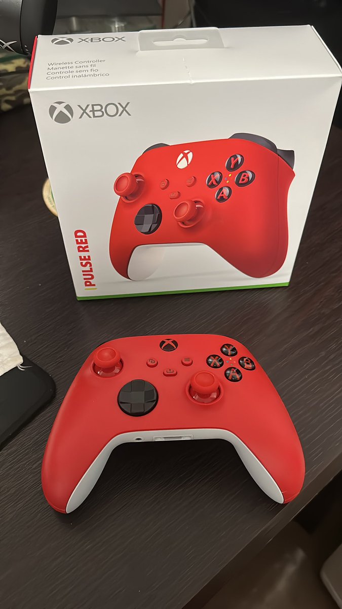 BlindGiant808's tweet photo. New controller let’s go!! #PulseRed #XboxController #xbox https://t.co/Dgf9feD5lk