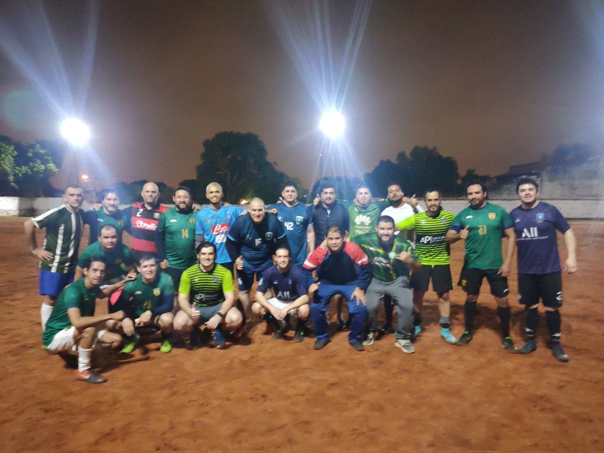 2000Vhermandad's tweet photo. Seguimos con la puesta a punto para el inicio del mejor exa del país @exacasjoficial agradecidos con los hermanos de @2002exacasj por el amistoso, la próxima ya será con 3er tiempo incluido. https://t.co/0E3vo7c3ne