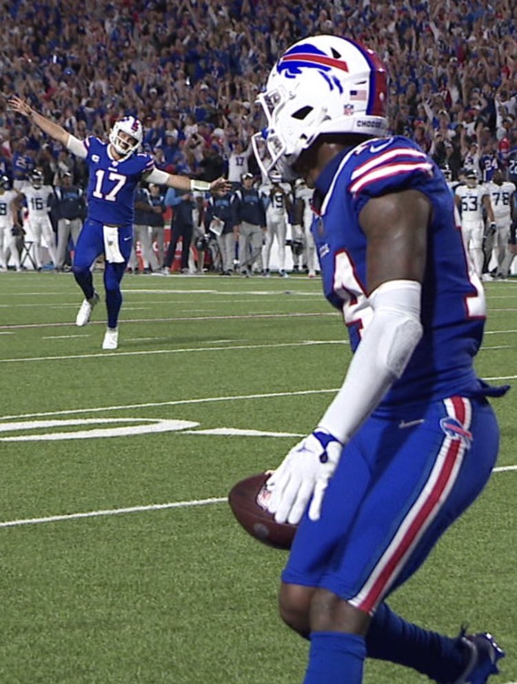 donewilley's tweet photo. @gmfb toast of the town? https://t.co/aeKNvGo012