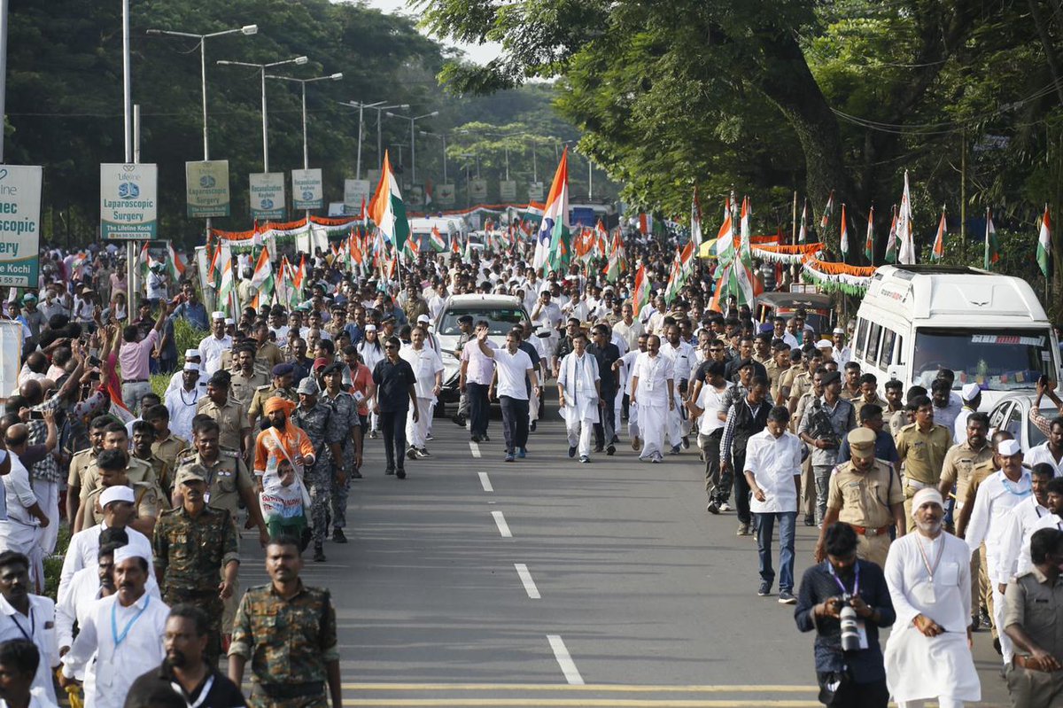 INCMP's tweet photo. दिन अलग, जोश वही, वही उमंग।
भारत जोड़ने चला काफ़िला, देखो इसके रंग।।

#BharatJodoYatra 🇮🇳 https://t.co/RCWwEmrMyX