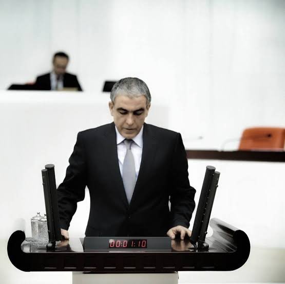 Demokrasi şehidi, Milletvekilimiz İbrahim Ayhan’ı, vefatının dördüncü yılında saygı ve hasretle anıyoruz. Mücadelesine her daim bağlı kalacağız.