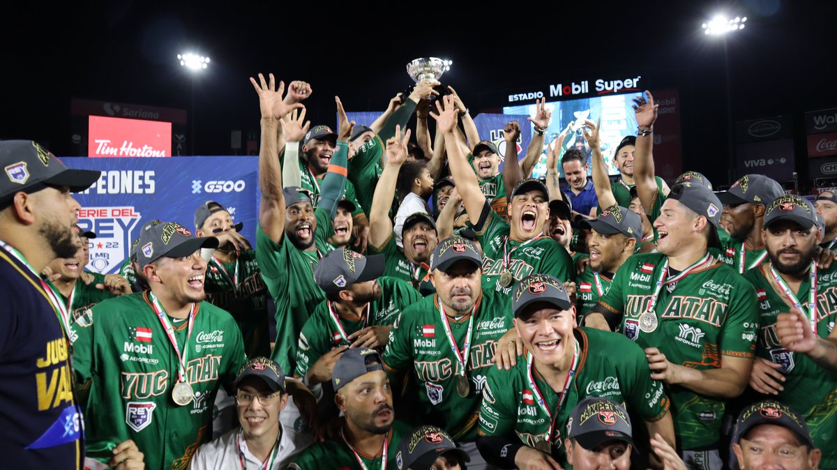 leonesdeyucatan's tweet photo. ¡LEONES DE YUCATÁN, CAMPEONES DE LMB!🏆🎉

Con joya monticular de Henderson y explosivo bateo de “Cafecito”, las fieras vencen 6-1 a Sultanes para alzar la corona de la Liga Mexicana de Beisbol por quinta ocasión en su historia;🔥⚾

https://t.co/ZJZ8c0iXvn

#VíveloComoFiera https://t.co/M11cAZKute