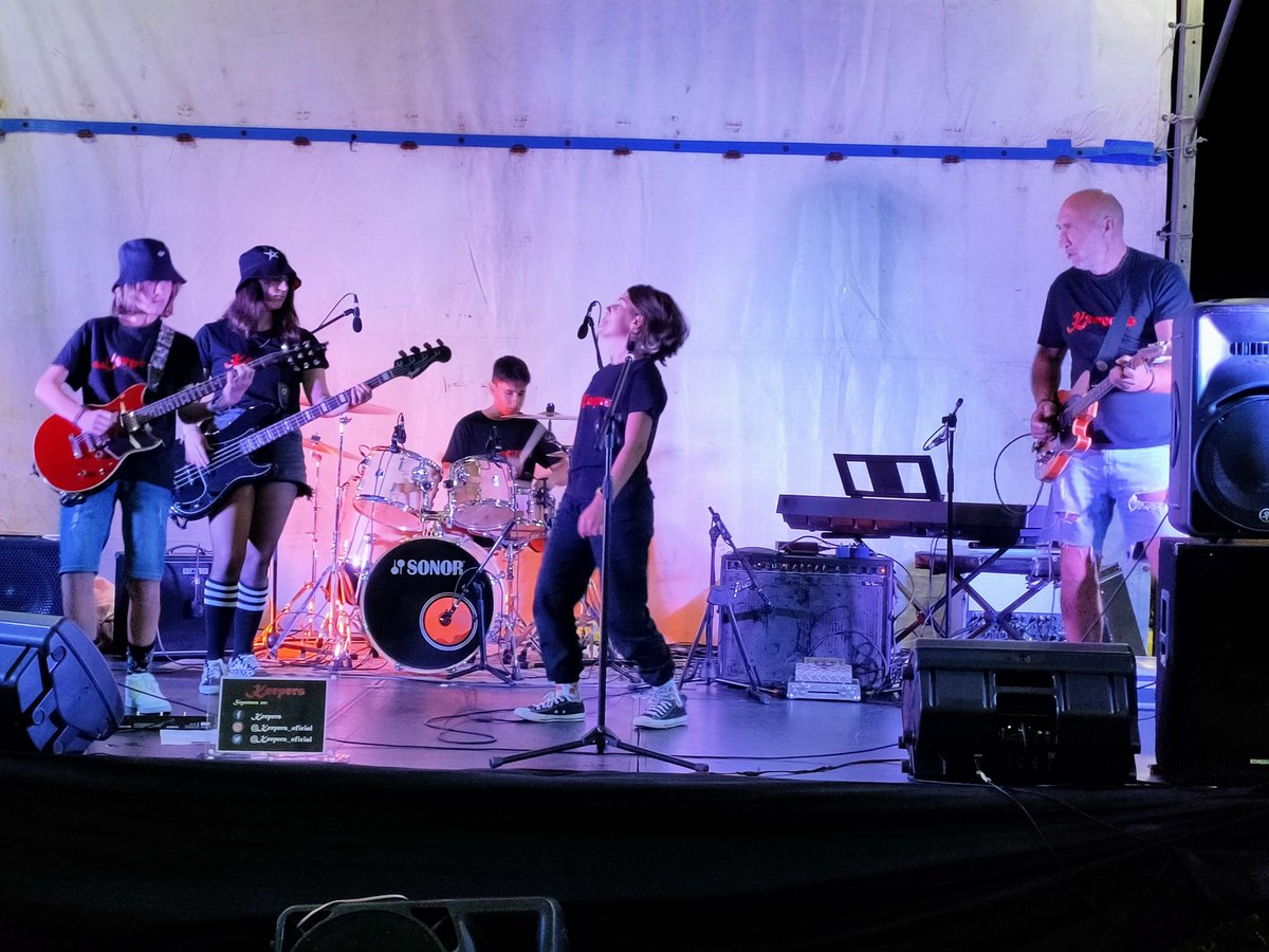 Keepers con el gran Cabe, nuestro profesor. Sin ti esto no sería posible. Muchas gracias!! #keepers #Romaxe #rock