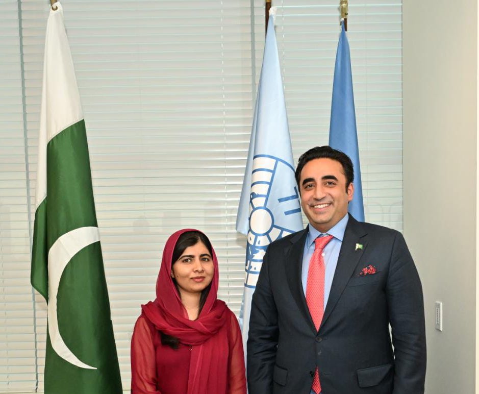 BBhuttoZardari's tweet photo. Met @Malala at #UNGA. Exchanged views on women rights &amp; girls education. Discussed #PakistanFloods &amp; challenges posed by this climate catastrophe to education for millions of young children affected, with thousands of schools destroyed &amp; difficult days ahead. https://t.co/LkWfDq9DsW