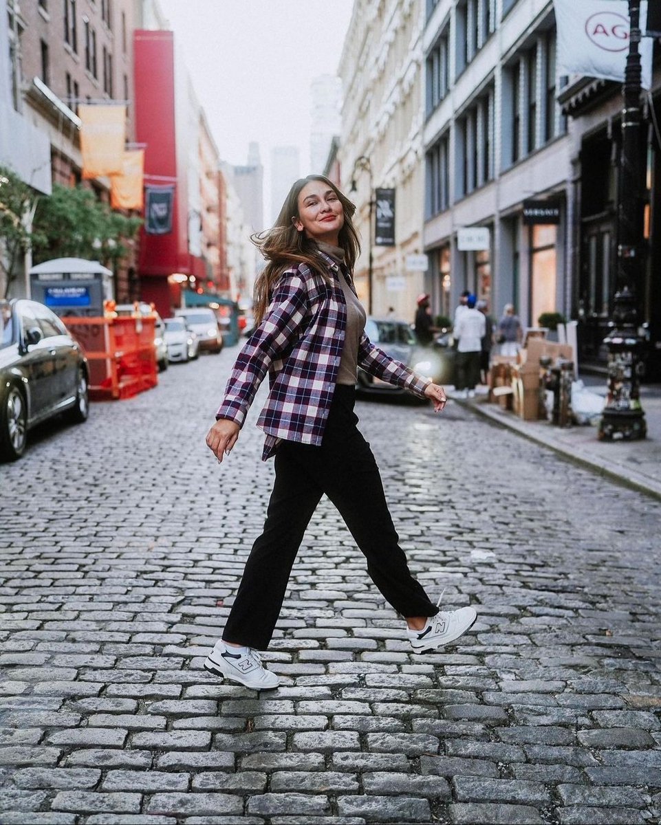 convomfs's tweet photo. Ternyata seru jugaa ya guys liat mereka main golf sambil jadi #gengflannel, udah cakep makin tambah cakepp😭 Luna Maya juga gak kalah cakep di New York pake flannel ya ampunn😭 https://t.co/QmFfWgWMQC