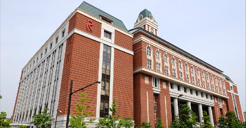 Ritsumeikan_PR's tweet photo. 【在学生の皆さんへ】 

本日から秋学期の抽選科目の登録期間が始まります。

〇抽選科目登録期間
9/20（月）～  9/22（木）AM11：00

〇抽選結果発表
9/22（木）PM17：00

〇本登録期間
9/27（火）～  9/29（木）AM11：00

詳細は履修・登録の手引きを確認ください🖥️
余裕を持った登録作業を！！