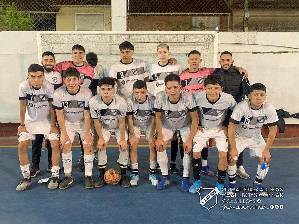 caallboys's tweet photo. [FUTSAL MASCULINO] ⚽ #AllBoys le ganó 5-2 a #IpaFutsal 🍺 por la @LigaBafi 

👦🏻 Inferiores 
⬆️ 3ra 2-1 
⬆️ 4ta 1-0 
➡️ 5ta 3-3 
⬆️ 6ta 13-0 
⬆️ 7ma 2-0 
⬆️ 8va 3-1 

⚪⚫⚪ #VamosAllBoys ⚪⚫⚪ https://t.co/Crm1vDptGt